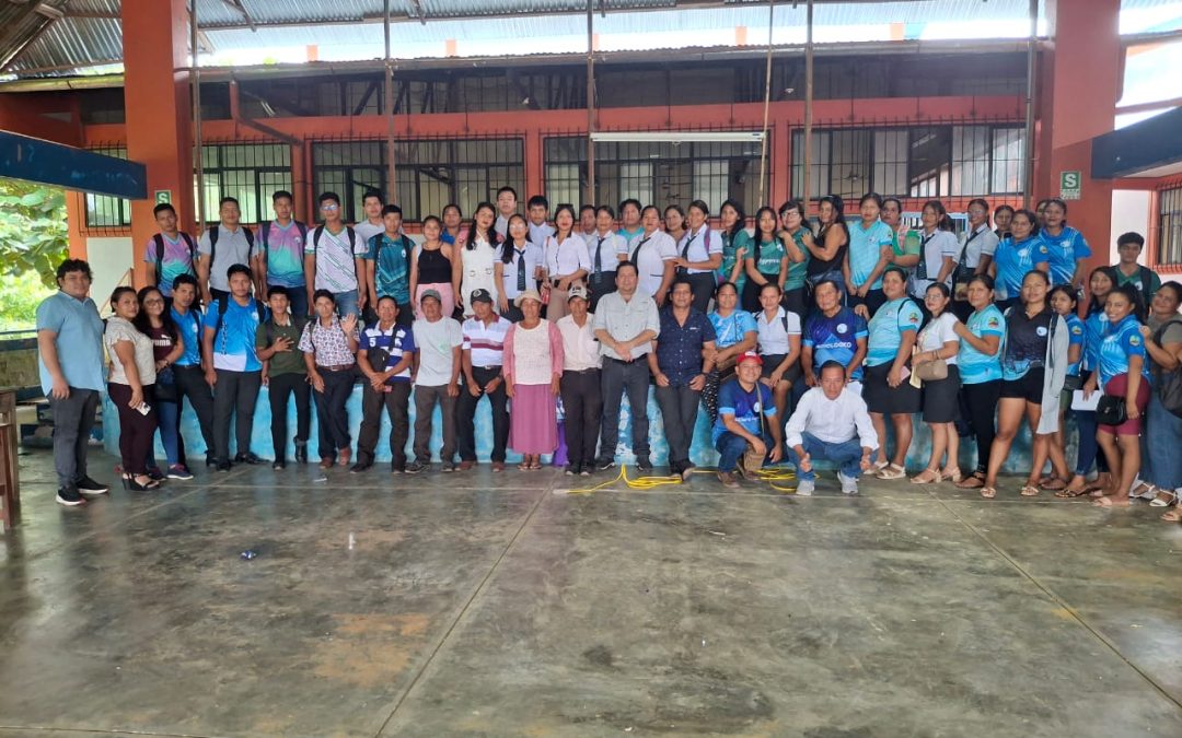 Capacitación a estudiantes de Producción Agropecuaria en «Técnicas de producción en pollos de carne y cerdos»